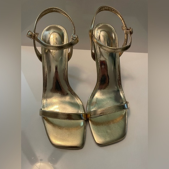 Elizabeth Tang Elegant Gold Strappy Sandals - Picture 1 of 5